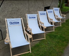 tumbonas publicitarias con reposabrazos más anchos