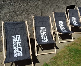 tumbonas con logotipo